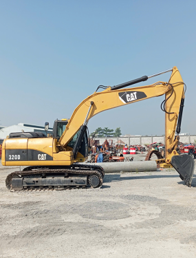 Máy đào CATERPILLAR 320D