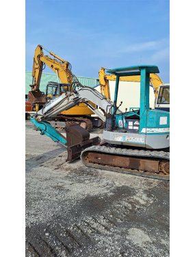 MÁY ĐÀO KOMATSU PC50UU-1