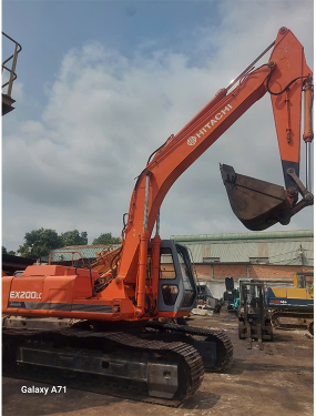 MÁY ĐÀO HITACHI EX200LC-1